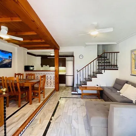 Apartment-house Sea View La Mata Апартаменти *